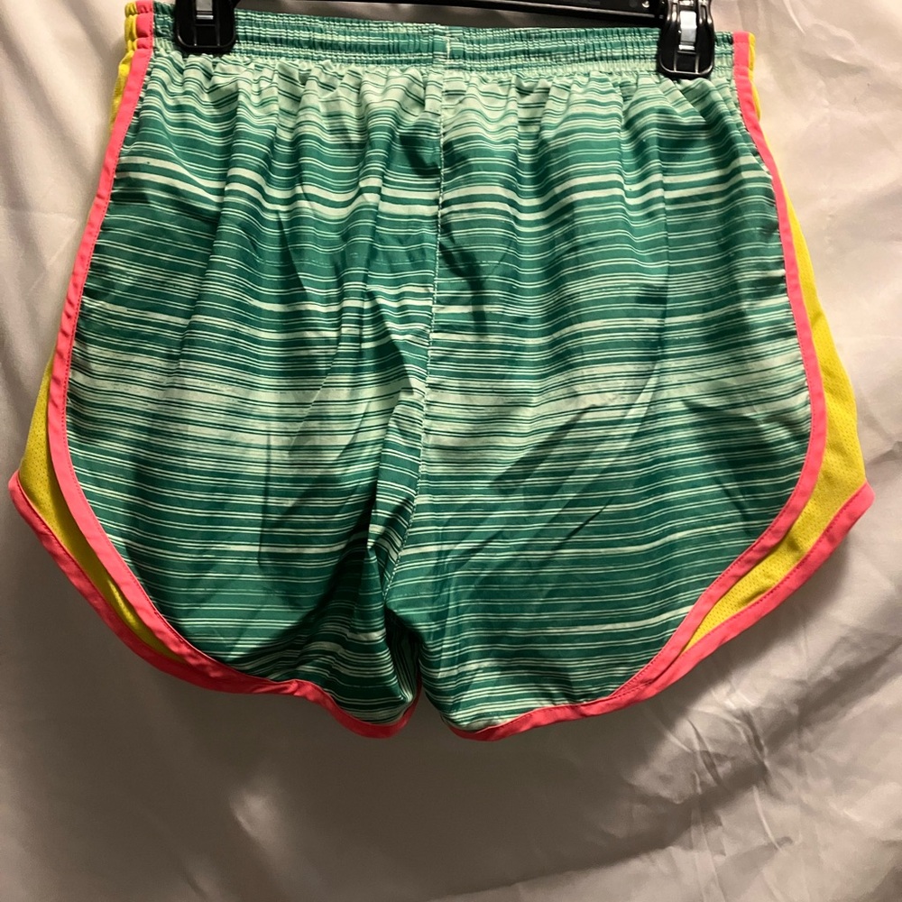 Nike Women’s Tempo Striped Running Shorts - Picture 4 of 8